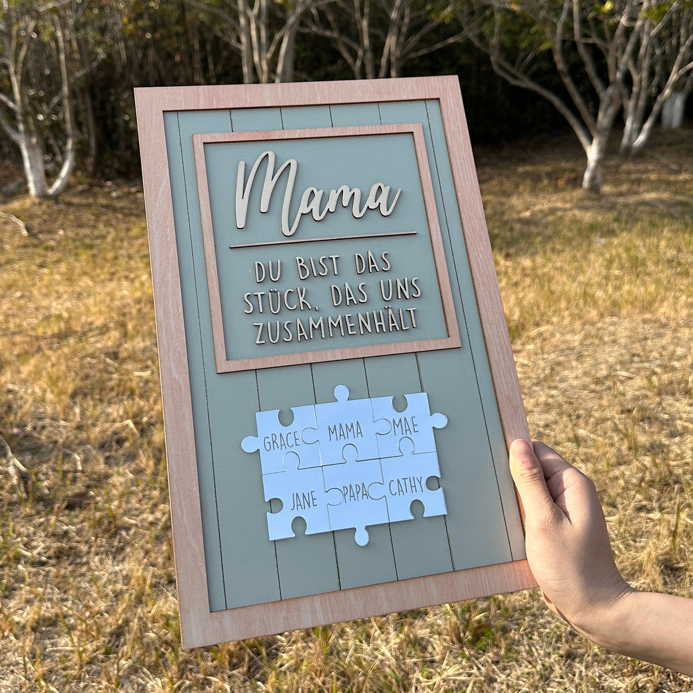 Grüne Basis mit hölzernen Puzzleteilen, Du Bist Das Stück, Das Uns Zusammenhält, Geschenk für Mama, Holz-Fotorahmen-Ornamente, Geschenk für Mama